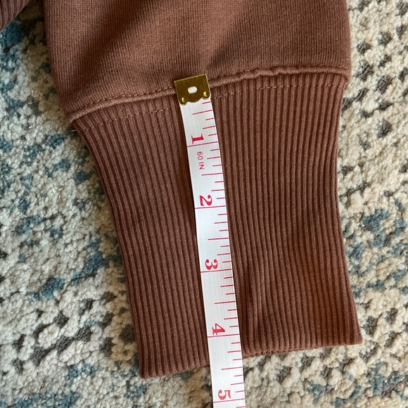 NWT  Universal Thread Women’s Long sleeve Crewneck Sweater Brown XS - Picture 12 of 12